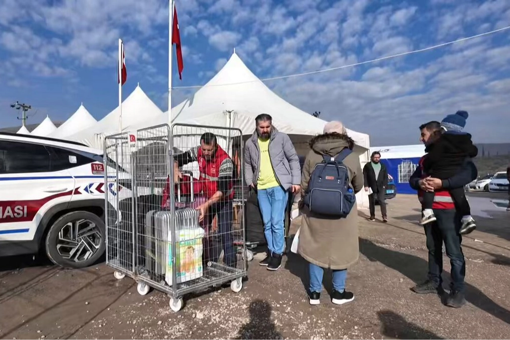 İ&ccedil;işleri&rsquo;nden 'geri d&ouml;n&uuml;ş' iddialarına yanıt... 1,4 milyon Suriyeli &uuml;lkesine d&ouml;nd&uuml;
