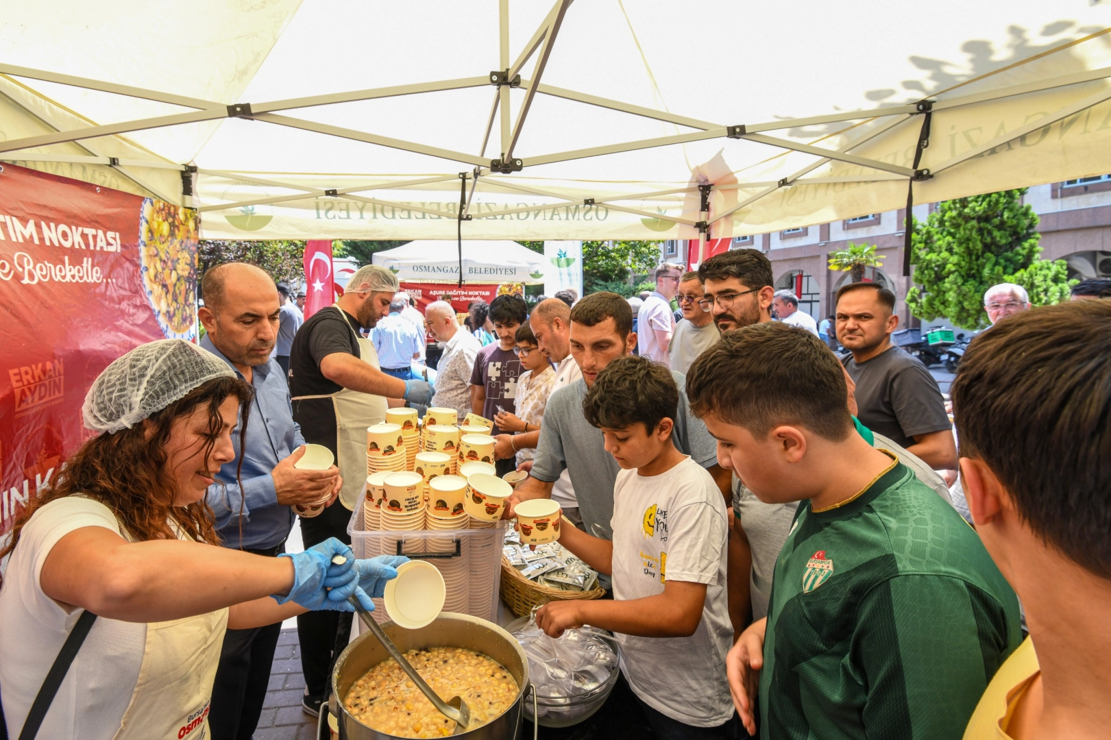 Bursa Osmangazi&rsquo;de aşure geleneği yaşatılıyor