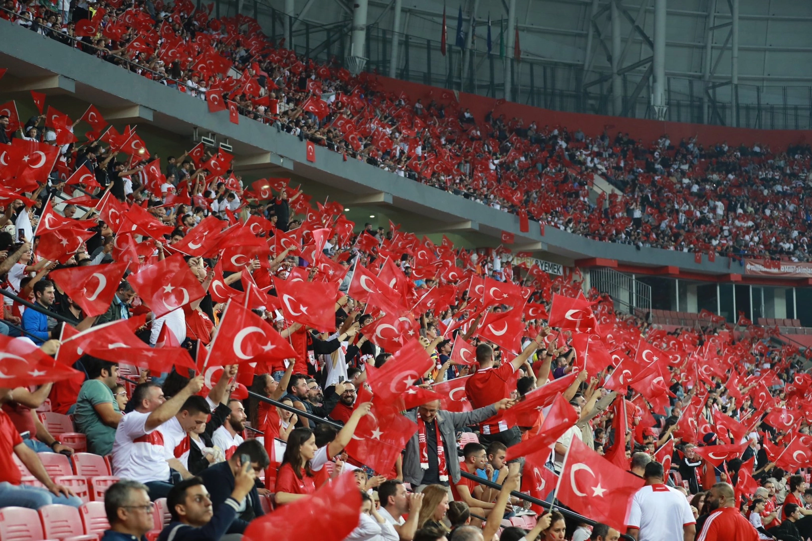 TFF: Türkiye-Gürcistan maçının tribün gelirleri Gazze'ye