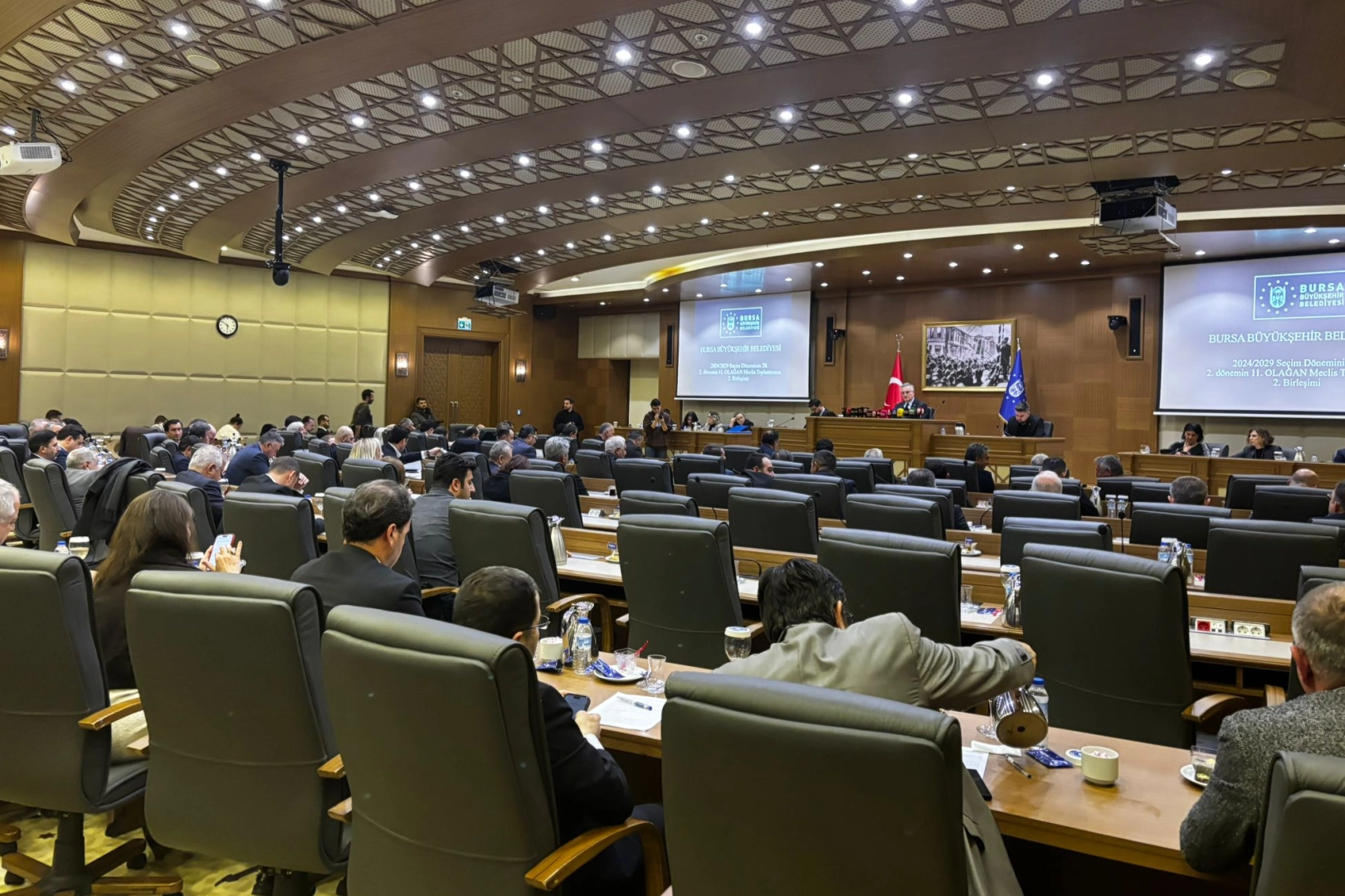 Bursa B&uuml;y&uuml;kşehir Meclisi'nde g&uuml;ndem: &Ccedil;evre, trafik ve insan hakları