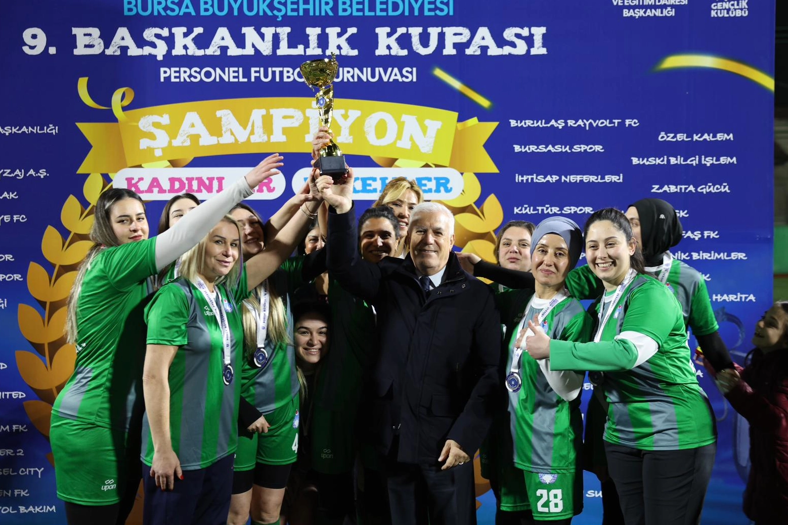 Bursa B&uuml;y&uuml;kşehir'in 'Başkanlık Kupası' finalleri nefes kesti