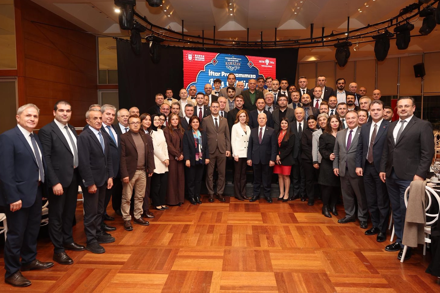 Bursa B&uuml;y&uuml;kşehir Meclisi birlikte oru&ccedil; a&ccedil;tı