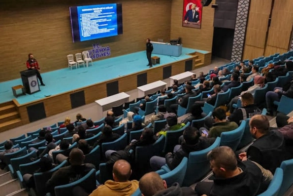 K&uuml;tahya'da afet ve acil durum eğitimleri s&uuml;r&uuml;yor