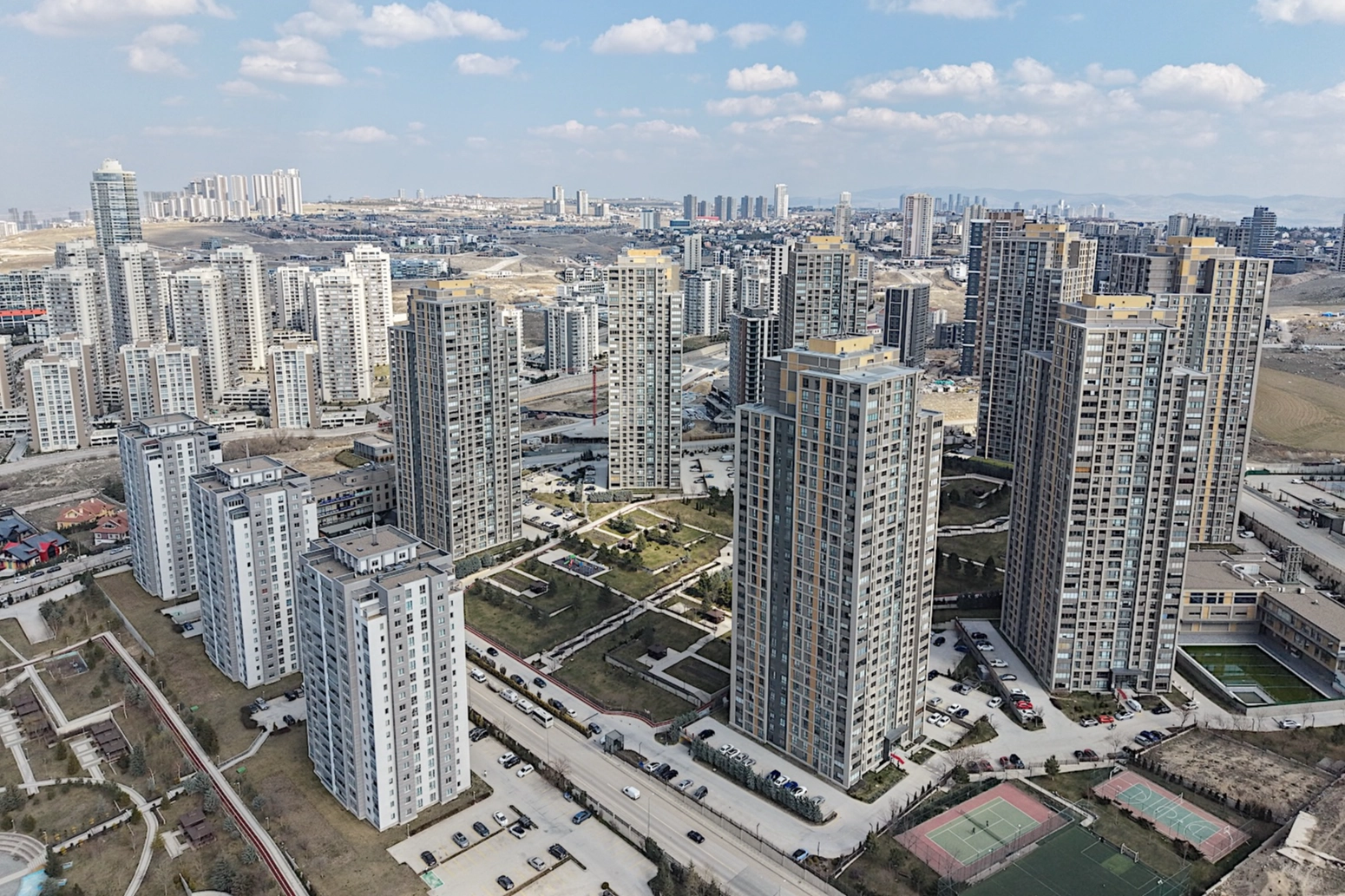 Konut satışları y&uuml;zde 33 oranında d&uuml;şt&uuml;