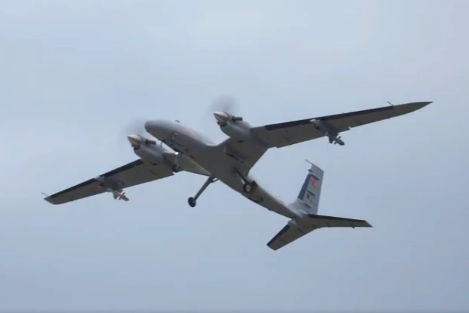 G&ouml;ky&uuml;z&uuml;nde yeni d&ouml;nem... AKINCI'dan EREN'le tam isabet