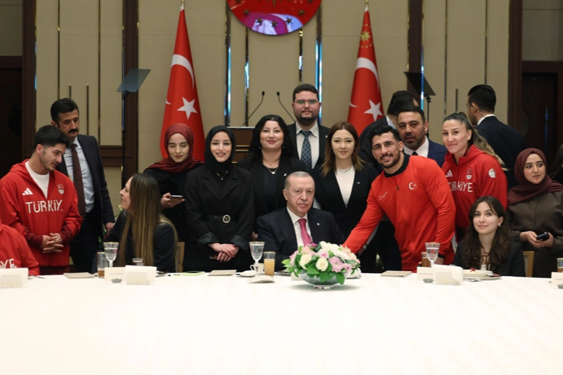 Erdoğan'dan gen&ccedil;liğe g&uuml;ven: T&uuml;rkiye'yi sizlerle bug&uuml;nlere getirdik