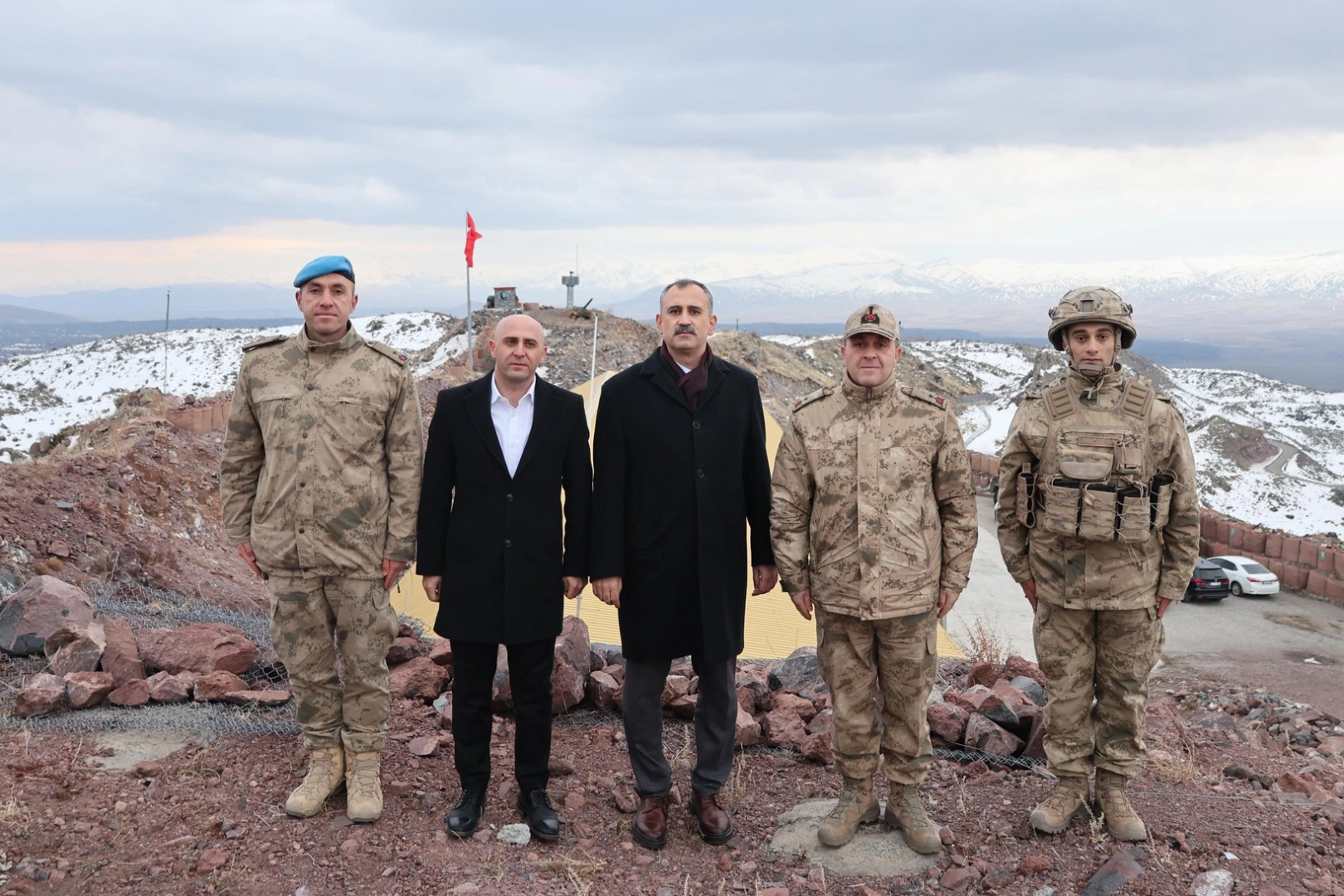 Ağrı Dağı Hazzep Tepe Mod&uuml;ler &Uuml;s B&ouml;lgesi&rsquo;nde iftar vakti