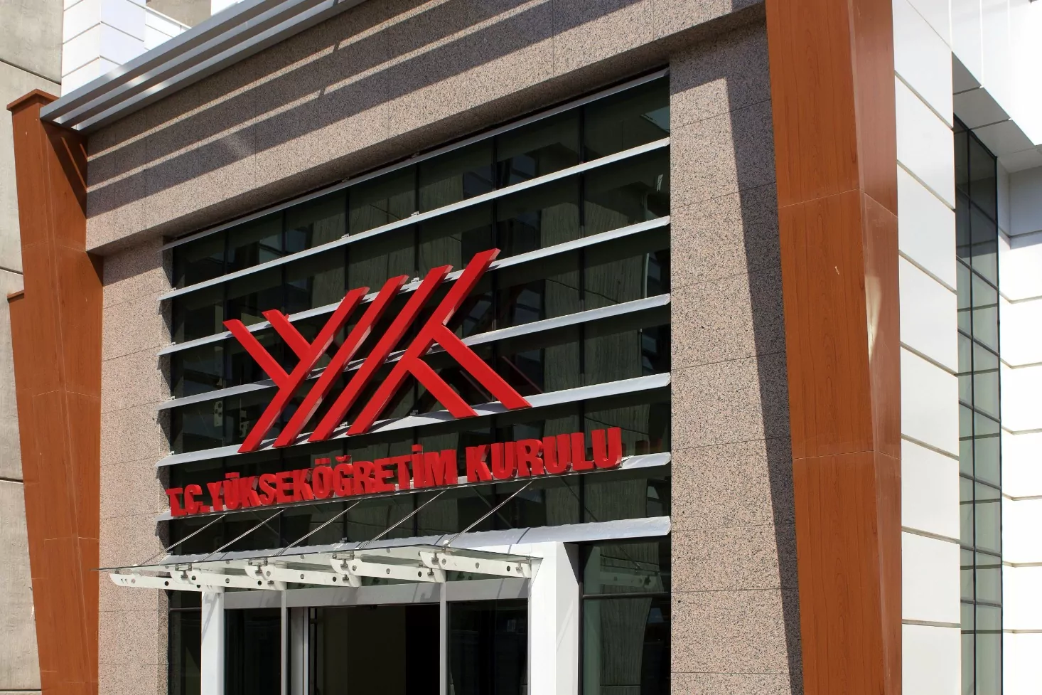 &Uuml;niversitelere 'Ter&ouml;rs&uuml;z T&uuml;rkiye' &ccedil;ağrısı