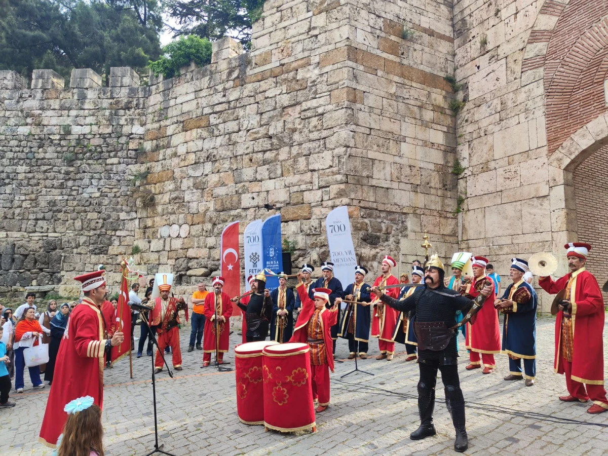 Fethin 700. Yılında mehter sesleri Saltanat Kapı'dan y&uuml;kseldi