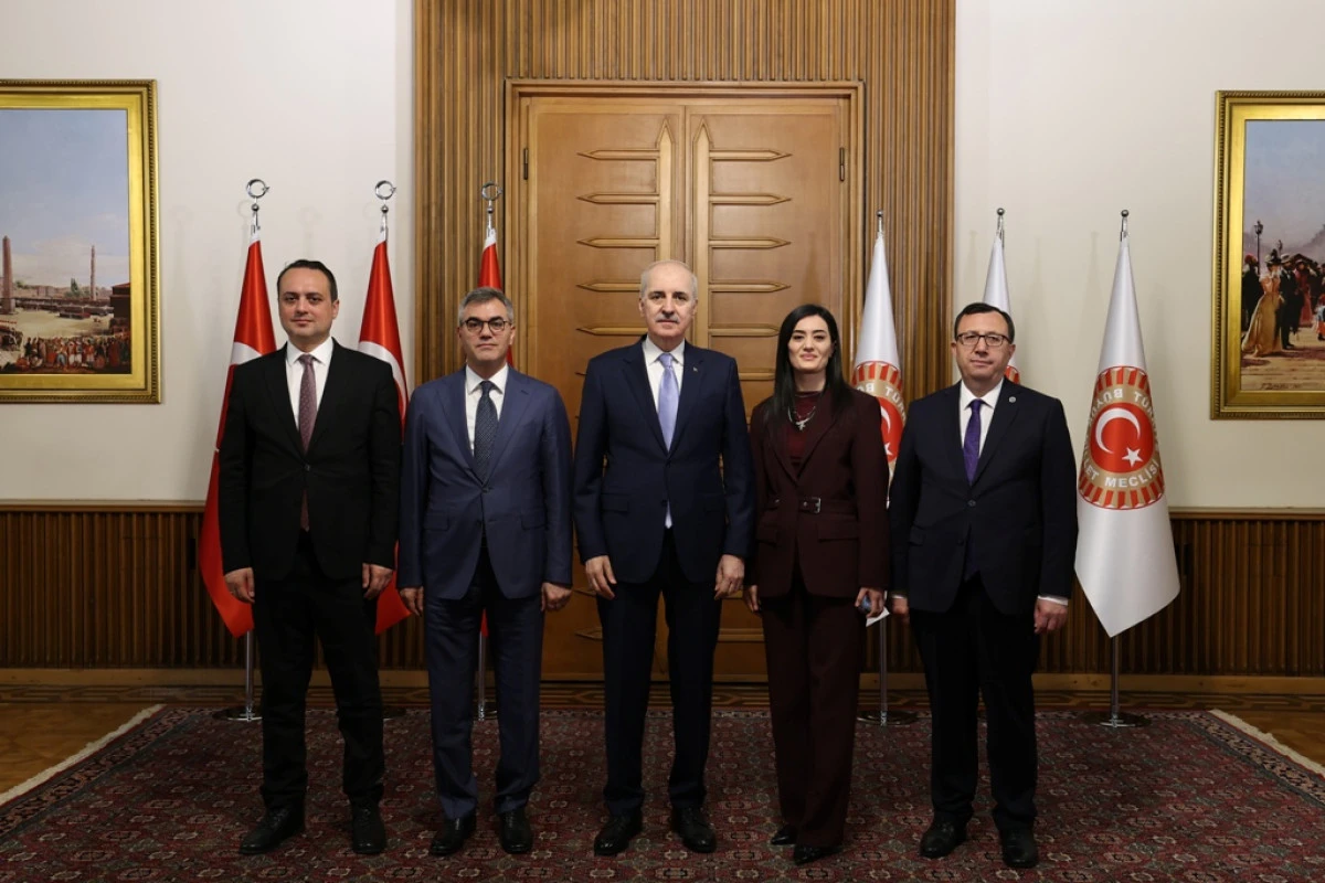 Numan Kurtulmuş TBMM personeli ile bayramlaştı