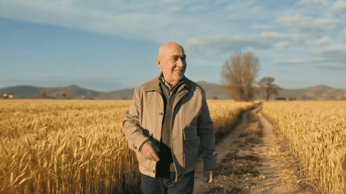 Şener Şen, ETİ Bur&ccedil;ak&rsquo;ın reklam y&uuml;z&uuml; oldu