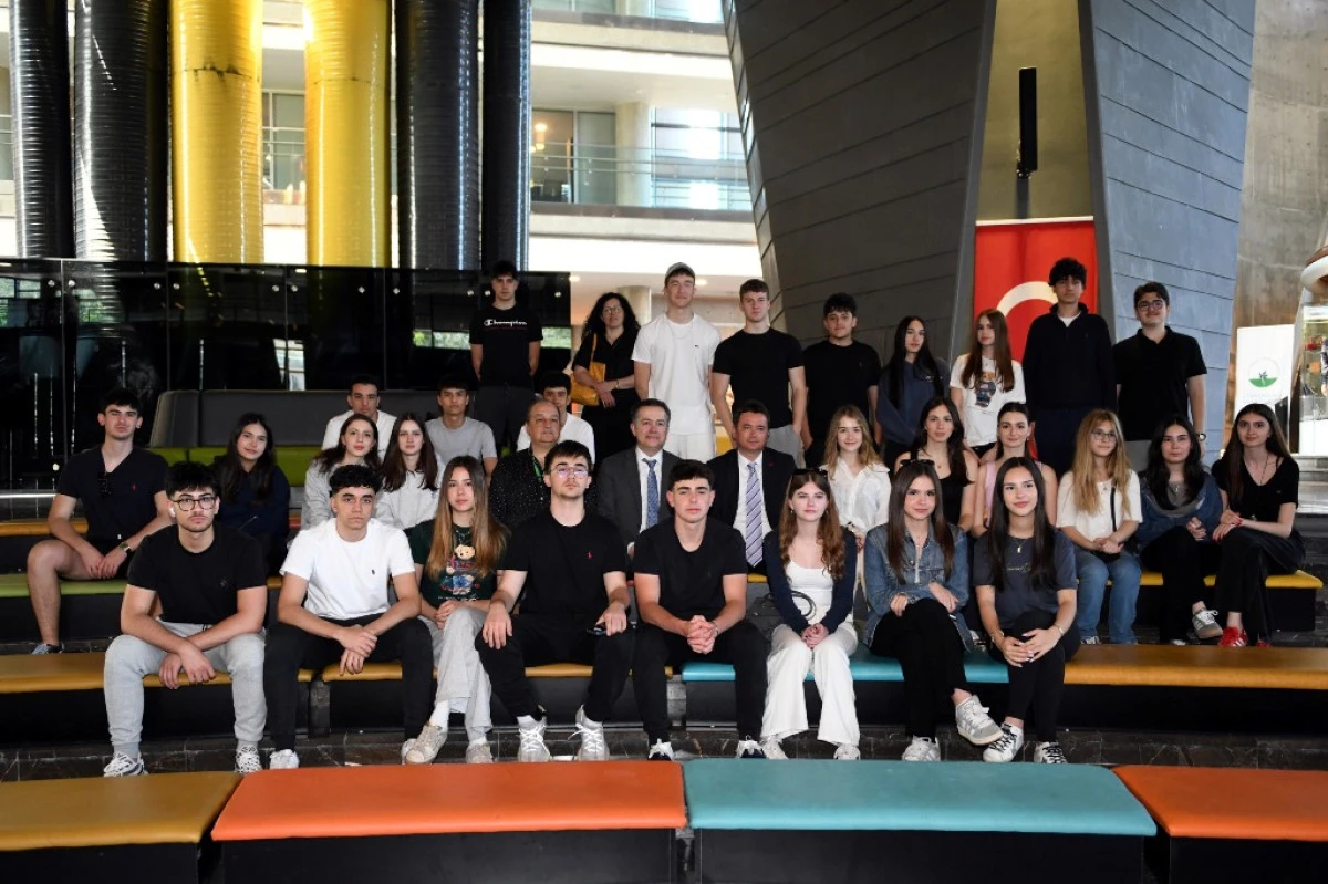 Üsküdar Amerikan Lisesi öğrencileri Panorama 1326 Fetih Müzesinde... 
