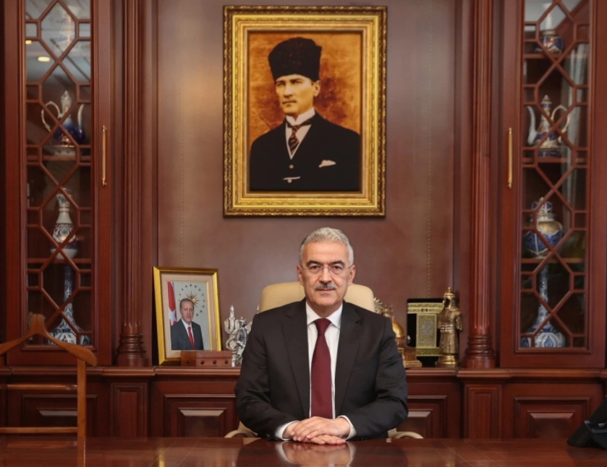 Vali Erol Ayyıldız: &ldquo;G&uuml;&ccedil;l&uuml; Kadın G&uuml;&ccedil;l&uuml; Aile demektir&rdquo;